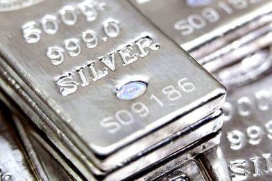В практическом отношении серебро долго не находило применения в технике